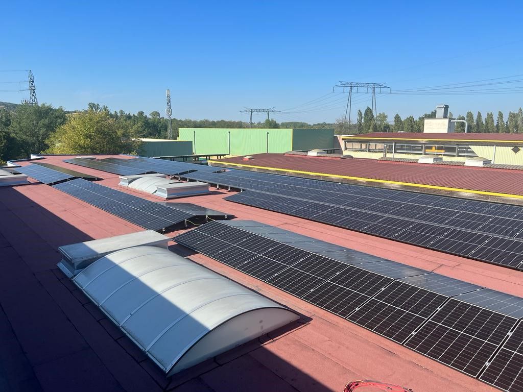 PANNEAUX SOLAIRES & VELOS A ASSISTANCE ELECTRIQUE
